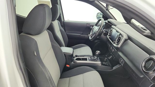 2020 Toyota Tacoma 4WD TRD Sport Double Cab 5' Bed V6 MT (Natl) - 22947875 - 23