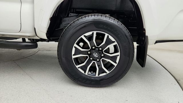 2020 Toyota Tacoma 4WD TRD Sport Double Cab 5' Bed V6 MT (Natl) - 22947875 - 8