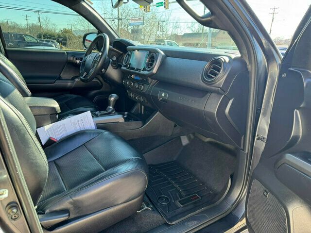 2020 Toyota Tacoma LocalTrade/TRD PremiumOffRoad/TechnologyPkg/BlindSpot/NAV - 22744300 - 17