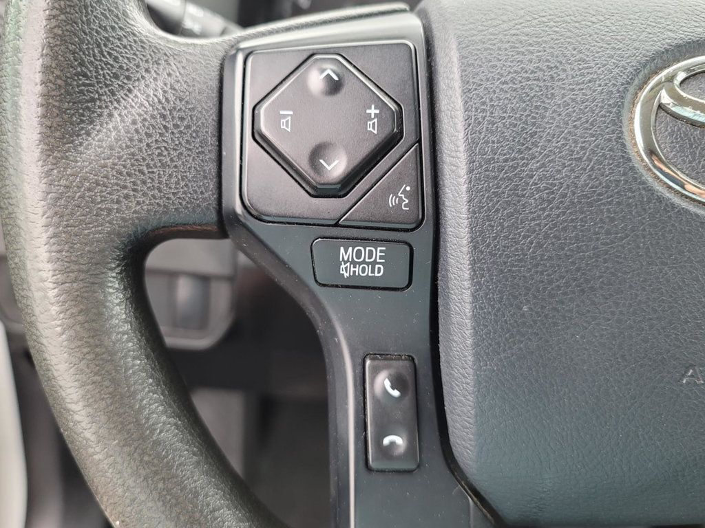 2020 Toyota Tacoma Access Cab SR photo 17