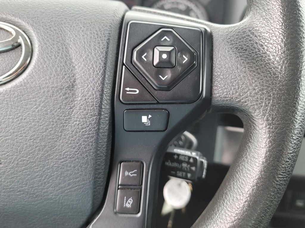 2020 Toyota Tacoma Access Cab SR photo 18