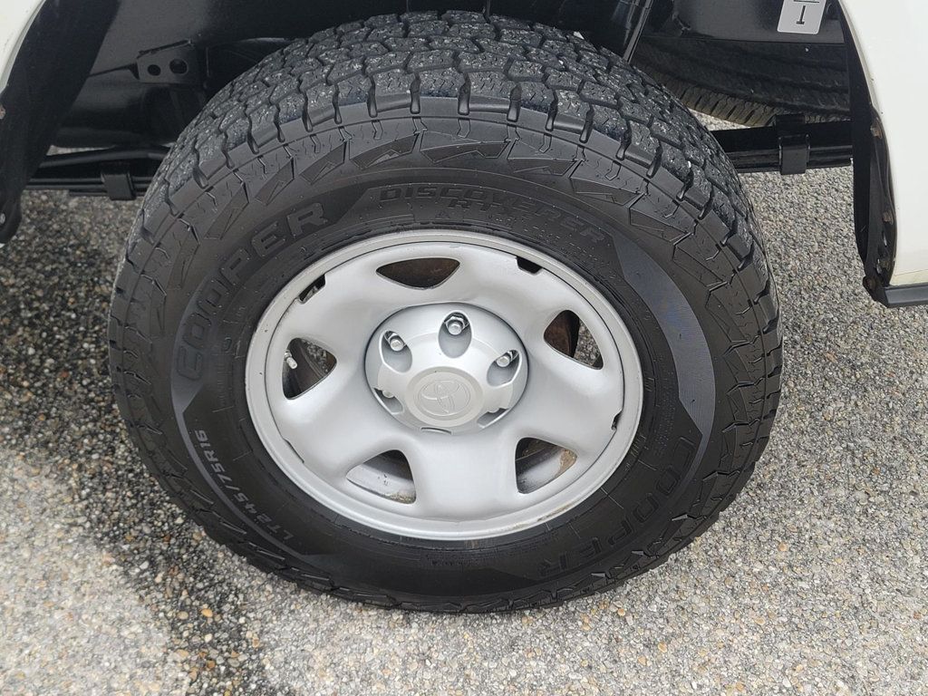 2020 Toyota Tacoma Access Cab SR photo 23