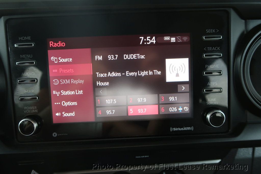 2020 Toyota Tacoma Tacoma 2WD Crew Cab SWB - 23056583 - 28