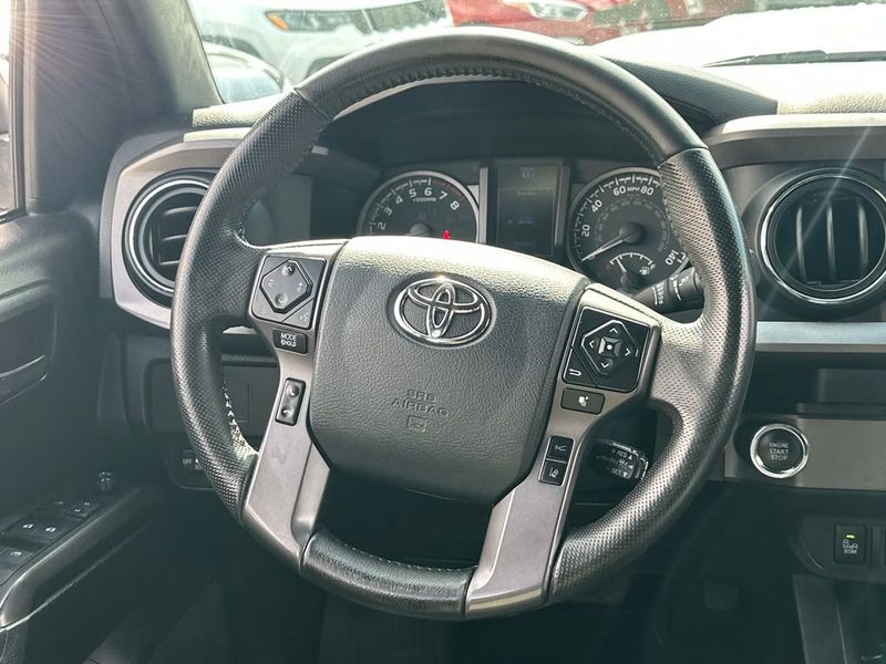 2020 Toyota Tacoma TRD Sport - 22972527 - 16