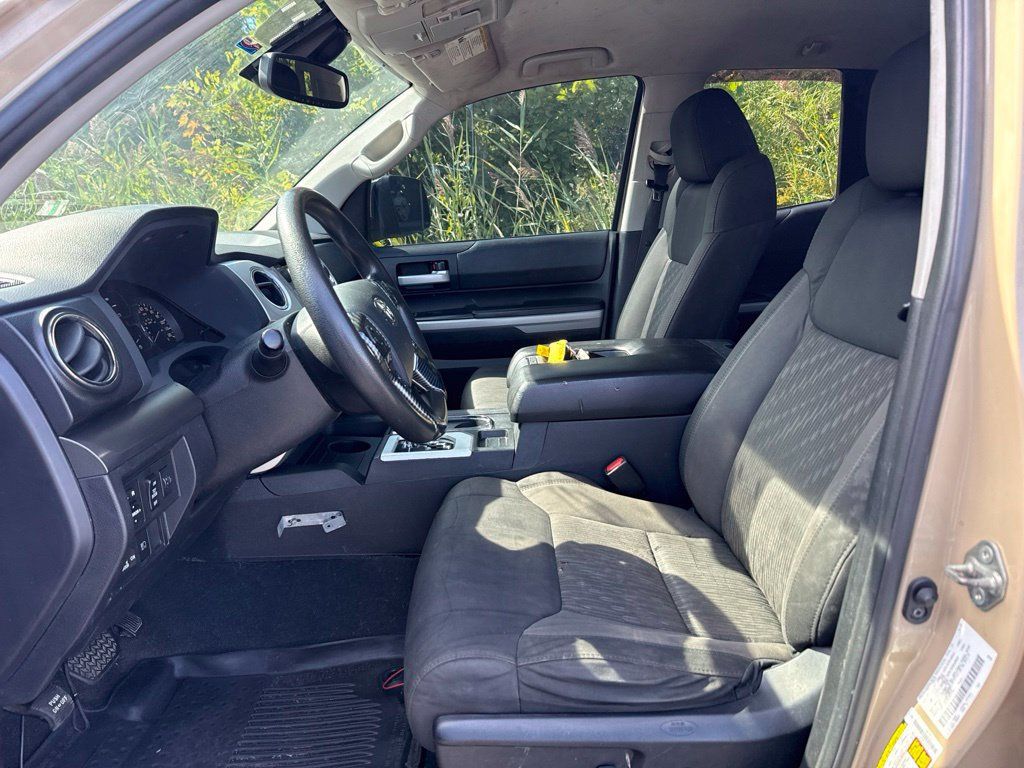 2020 Toyota Tundra 4WD SR5 Double Cab 6.5' Bed 5.7L (Natl) - 23088334 - 7