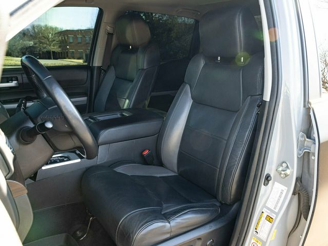 2020 Toyota Tundra Impeccable Condition, Custom Wrap, Garage Kept, V8 - 22970660 - 26