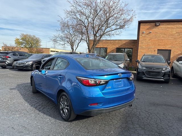 2020 Toyota Yaris Sedan LE - 22942418 - 2