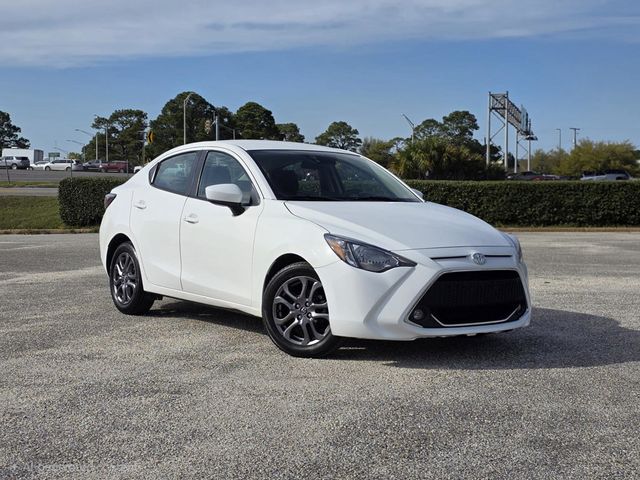 2020 Toyota Yaris Sedan LE - 23001178 - 0