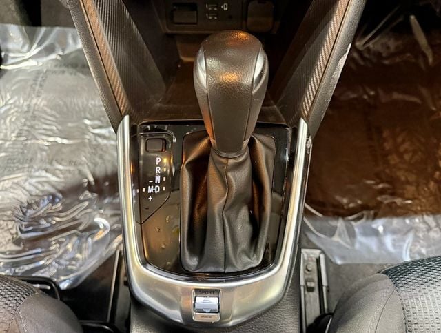 2020 Toyota Yaris Sedan LE Automatic - 22942418 - 16