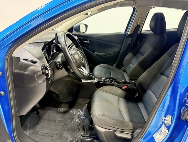 2020 Toyota Yaris Sedan LE Automatic - 22942418 - 18