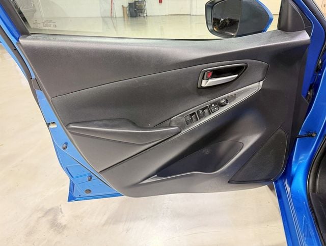 2020 Toyota Yaris Sedan LE Automatic - 22942418 - 21