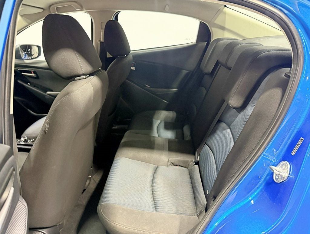 2020 Toyota Yaris Sedan LE Automatic - 22942418 - 23