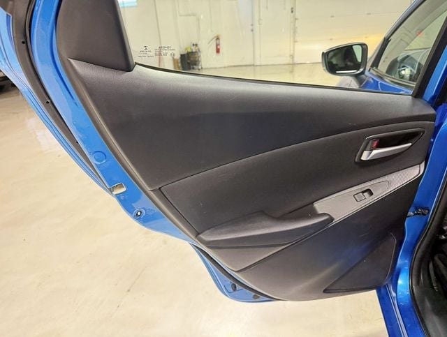 2020 Toyota Yaris Sedan LE Automatic - 22942418 - 26