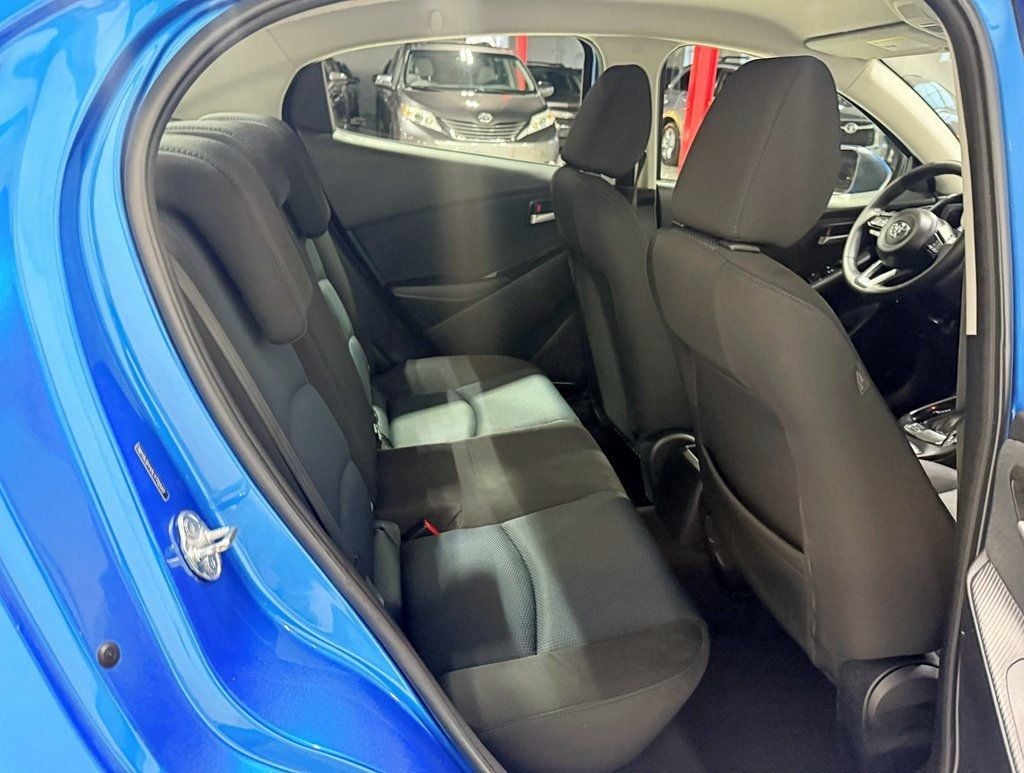 2020 Toyota Yaris Sedan LE Automatic - 22942418 - 27