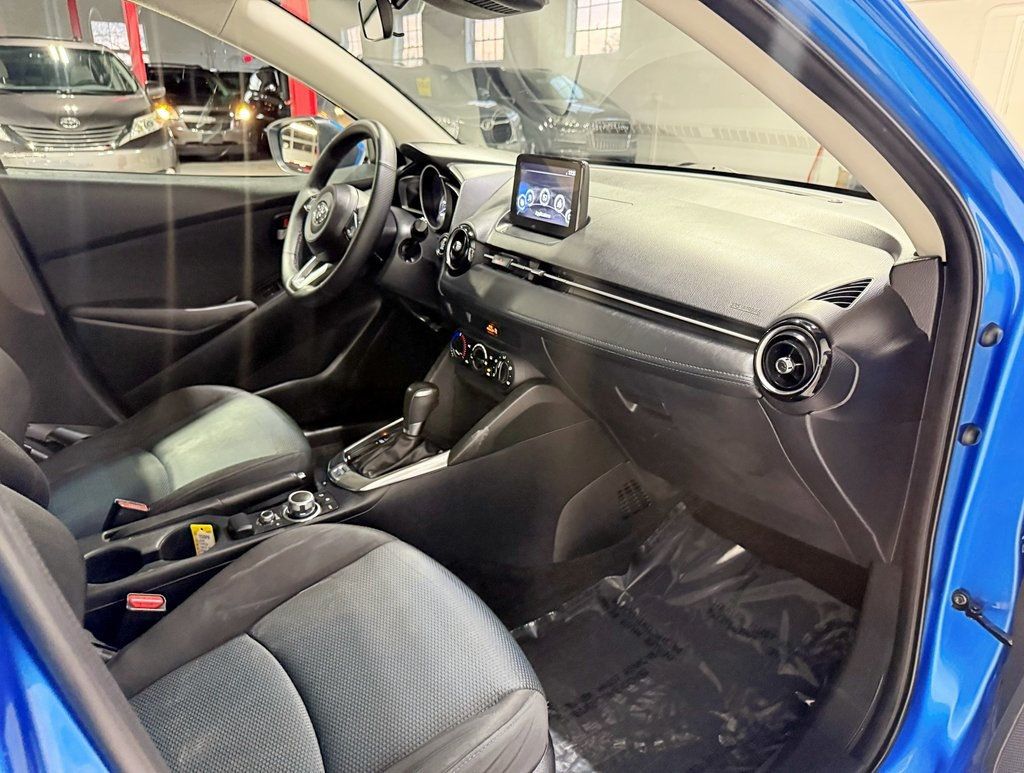 2020 Toyota Yaris Sedan LE Automatic - 22942418 - 32