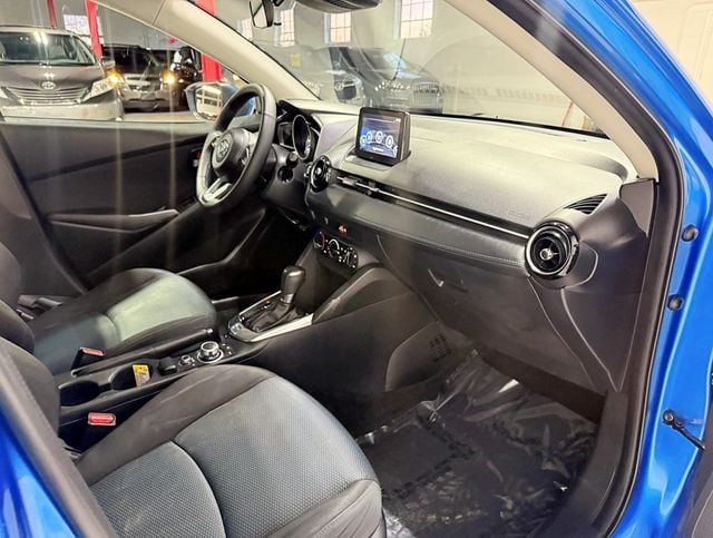 2020 Toyota Yaris Sedan LE Automatic - 22942418 - 32