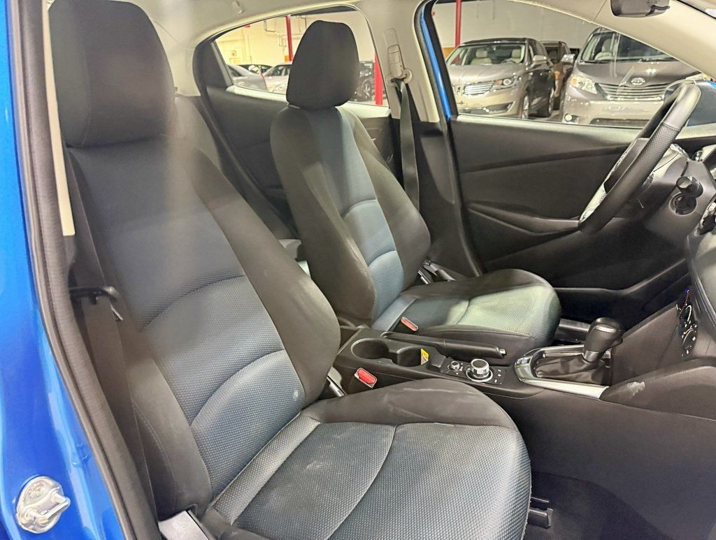 2020 Toyota Yaris Sedan LE Automatic - 22942418 - 33