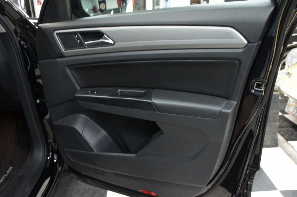 2020 Volkswagen Atlas 3rd Row Seats, CARFAX Certified - 22863619 - 40