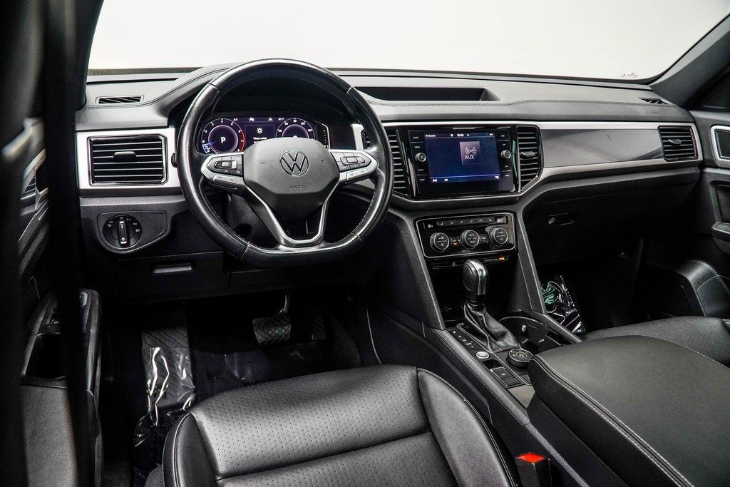 2020 Volkswagen Atlas Cross Sport V6 SEL photo 3