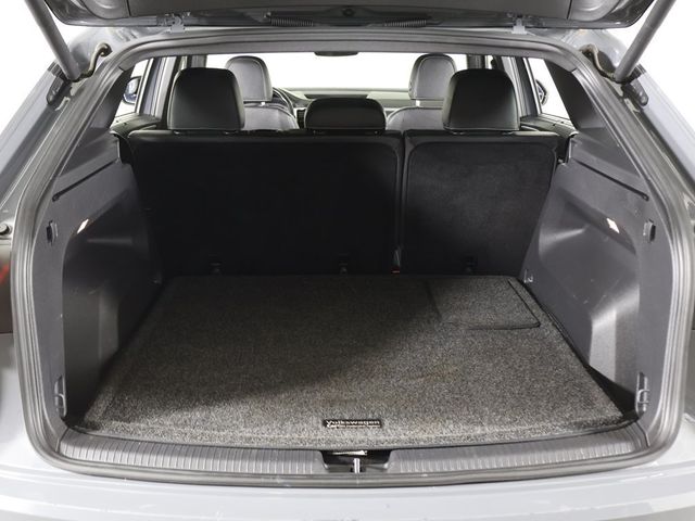 2020 Volkswagen Atlas Cross Sport 3.6L V6 SEL Premium R-Line 4MOTION - 22948372 - 24