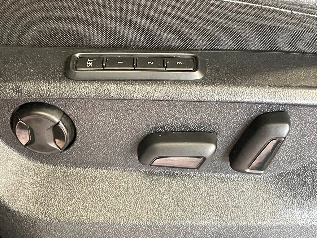 2020 Volkswagen Atlas Cross Sport 3.6L V6 SEL R-Line 4MOTION - 23013555 - 11