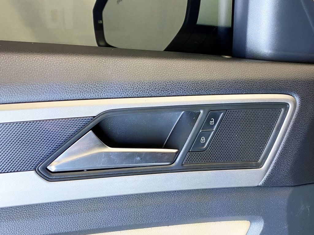 2020 Volkswagen Atlas Cross Sport 3.6L V6 SEL R-Line 4MOTION - 22994958 - 21