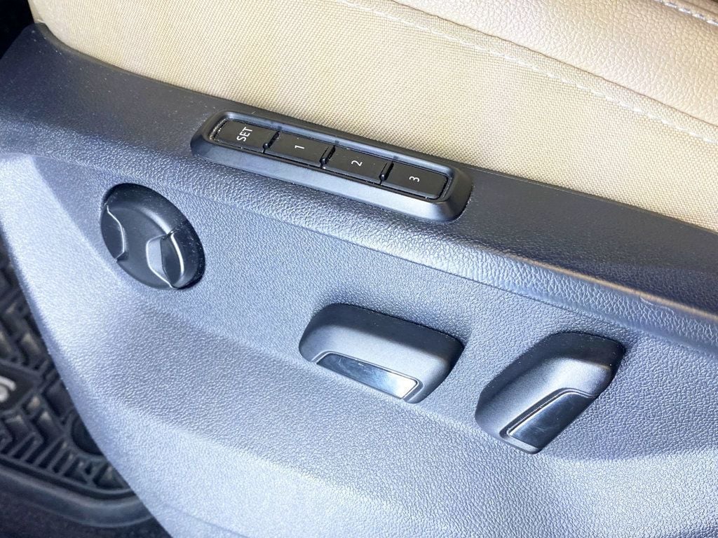 2020 Volkswagen Atlas Cross Sport 3.6L V6 SEL R-Line 4MOTION - 22994958 - 25