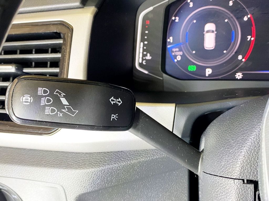 2020 Volkswagen Atlas Cross Sport 3.6L V6 SEL R-Line 4MOTION - 22994958 - 31