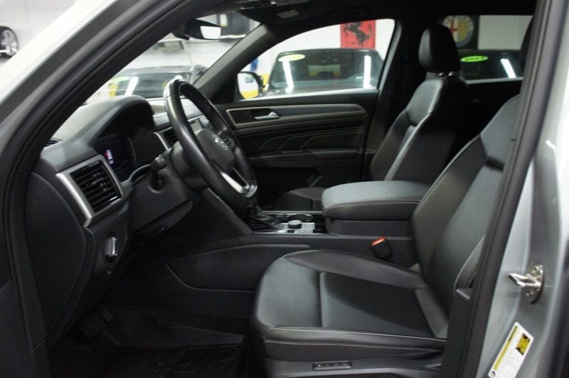 2020 Volkswagen Atlas Cross Sport SEL photo 20