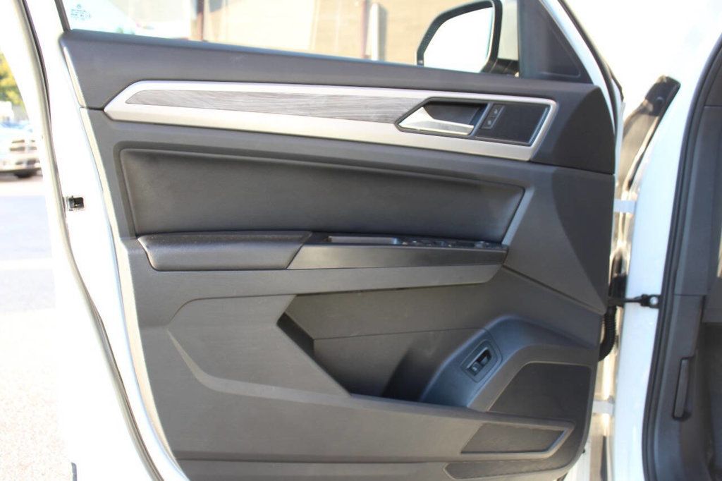 2020 Volkswagen Atlas Cross Sport V6 SE 4Motion AWD 4dr SUV w/Technology - 22916054 - 8