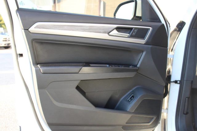 2020 Volkswagen Atlas Cross Sport V6 SE 4Motion AWD 4dr SUV w/Technology - 22916054 - 8