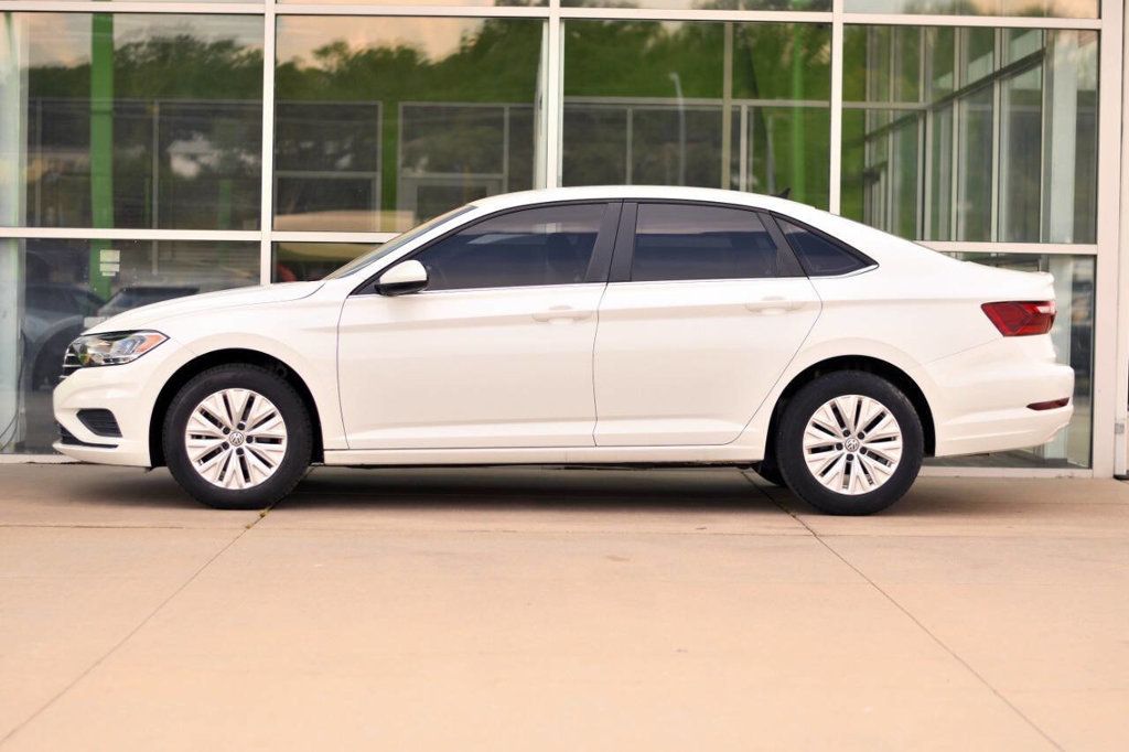 2020 Volkswagen Jetta SE R-Line photo 4