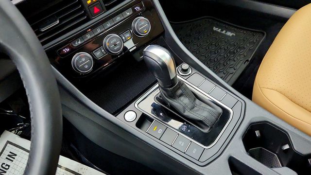 2020 Volkswagen Jetta SE Automatic (ULEV) w/ Cold Weather Package - 23019089 - 15