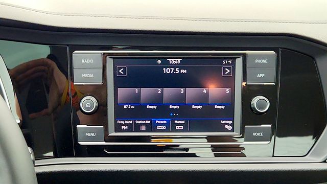 2020 Volkswagen Jetta SE Automatic (ULEV) w/ Cold Weather Package - 23019089 - 17