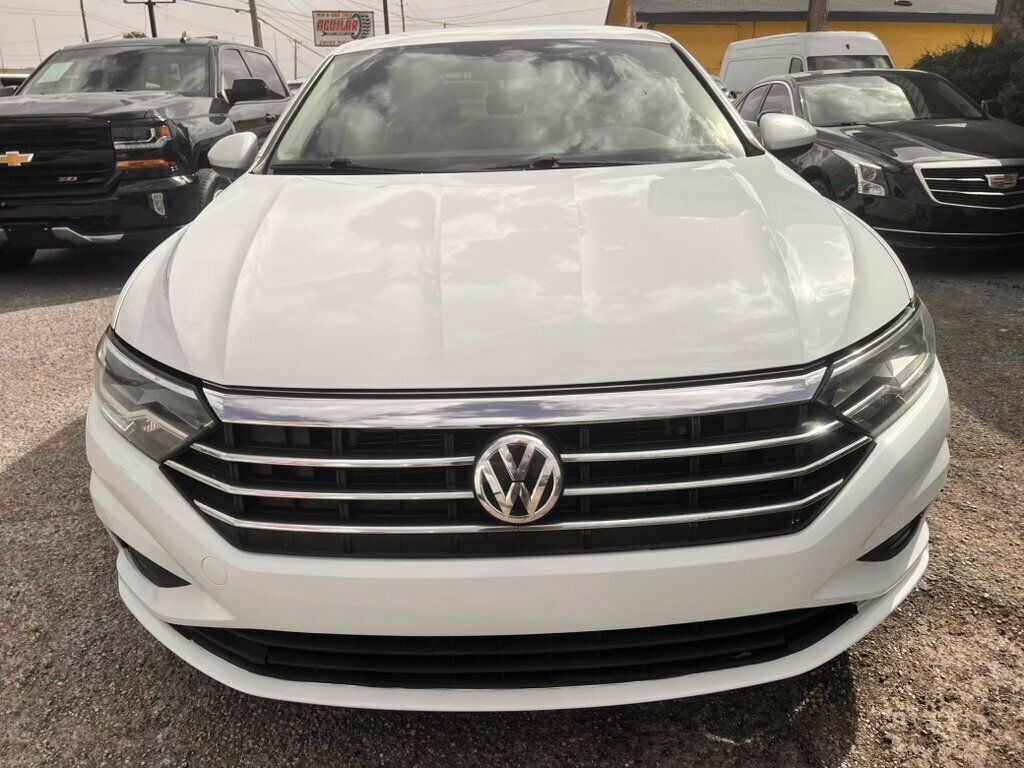 2020 Volkswagen Jetta SE R-Line photo 4
