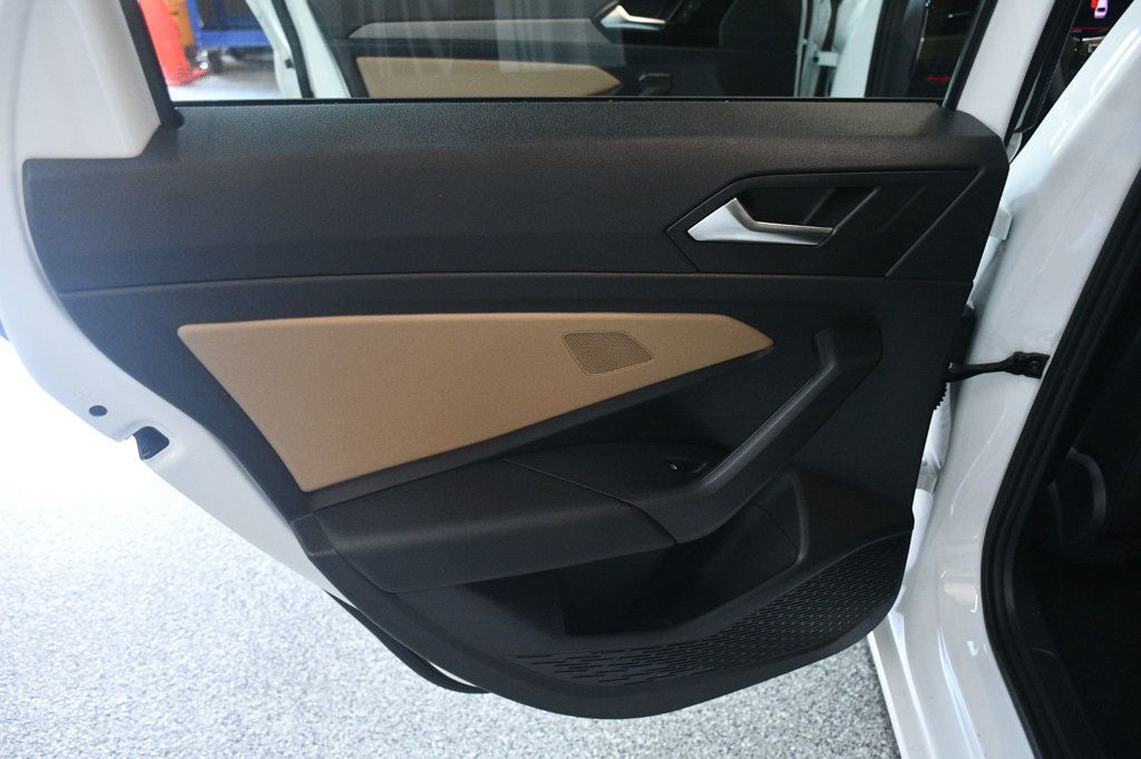 Volkswagen Jetta photo 24