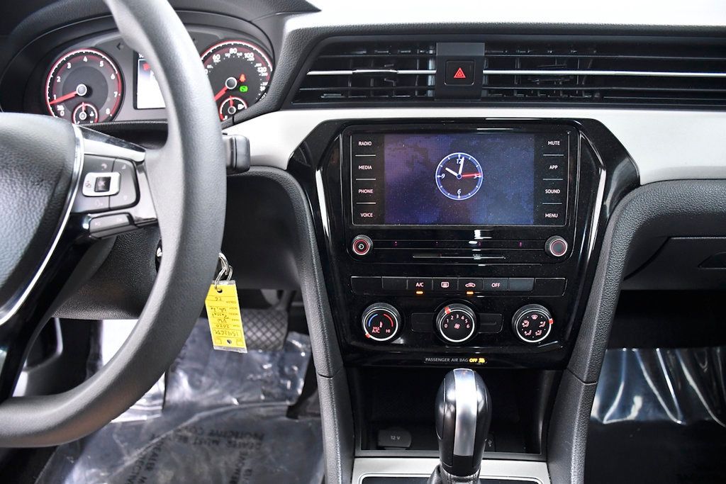 2020 Volkswagen Passat 2.0T S Automatic - 21904744 - 23