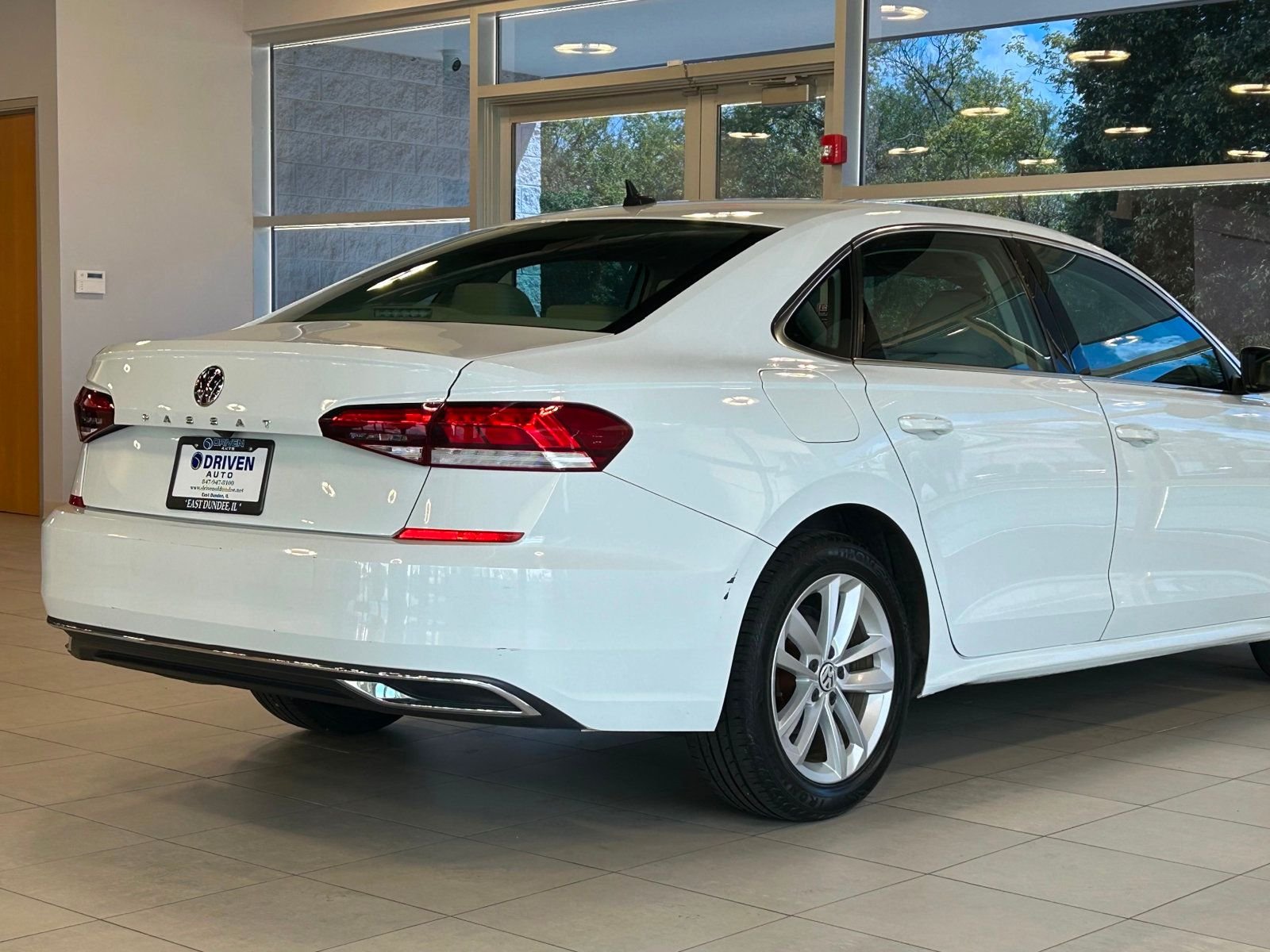 2020 Volkswagen Passat 2.0T photo 10