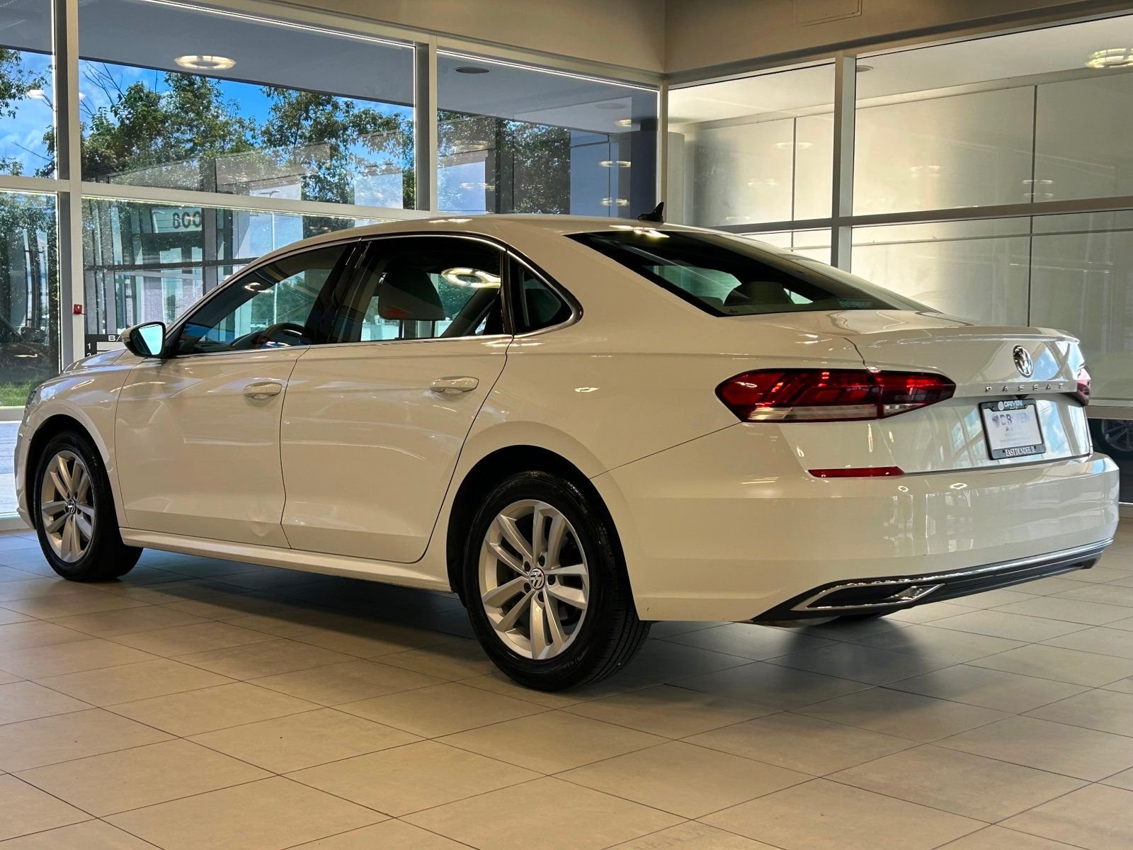 2020 Volkswagen Passat 2.0T photo 13