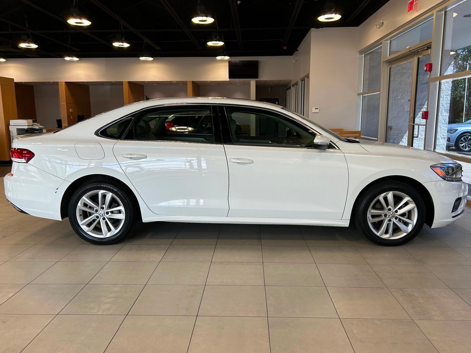 2020 Volkswagen Passat 2.0T photo 14