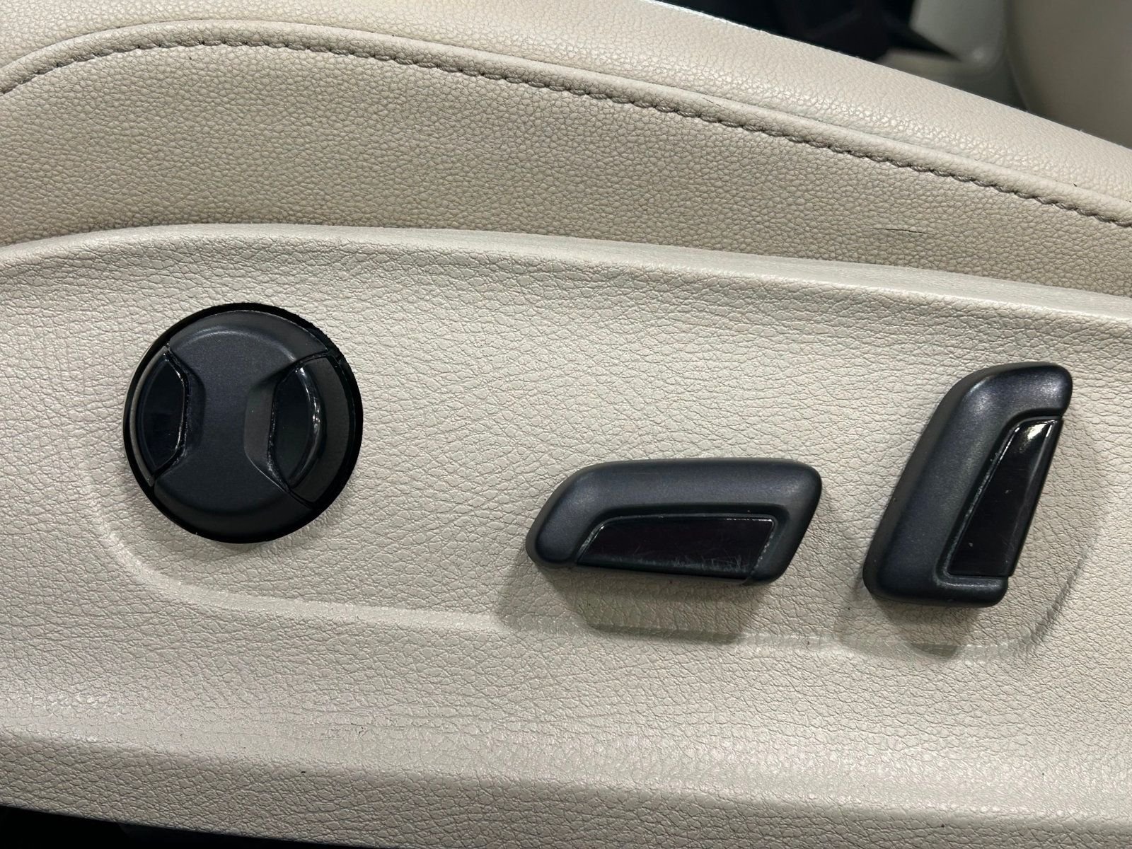 2020 Volkswagen Passat 2.0T photo 19