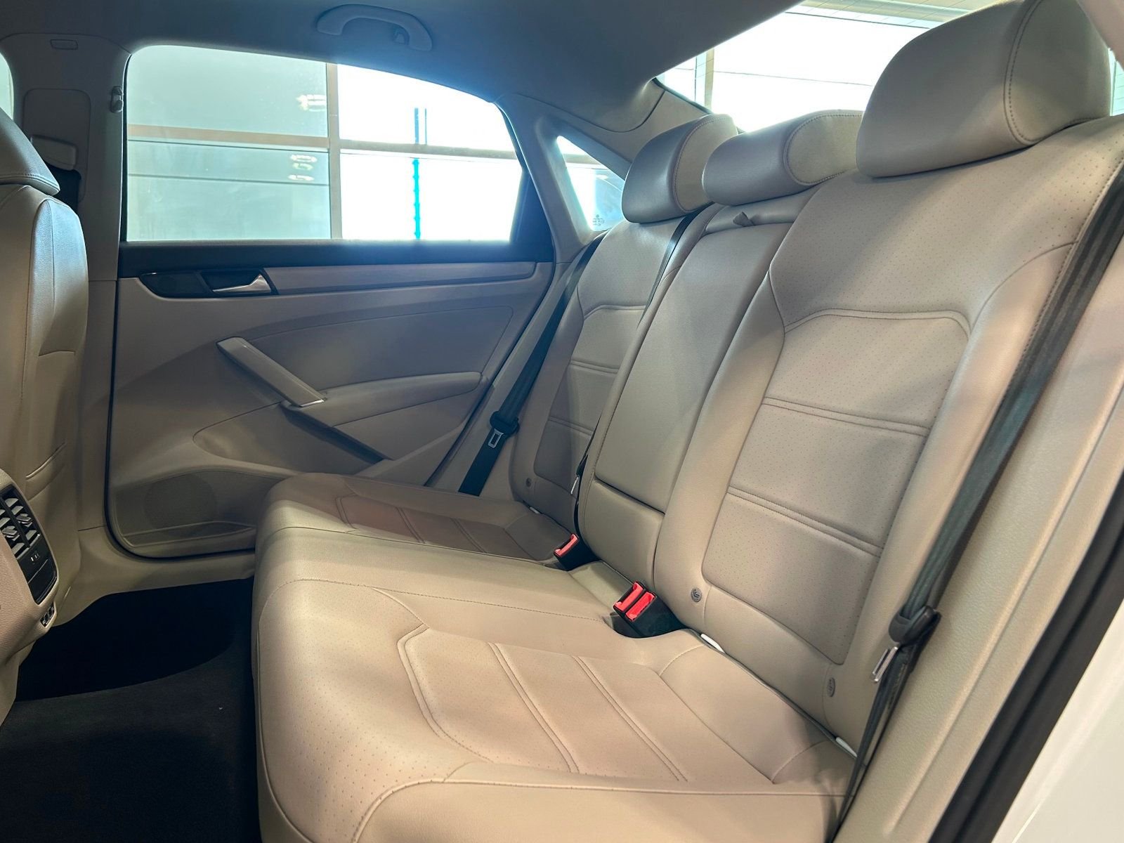 2020 Volkswagen Passat 2.0T photo 21