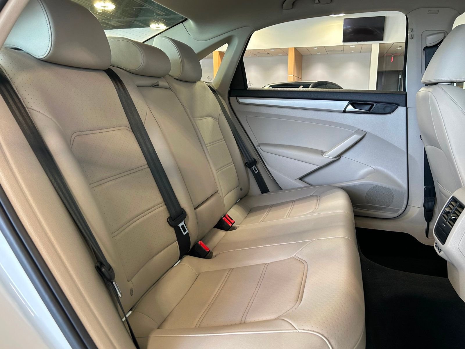 2020 Volkswagen Passat 2.0T photo 22