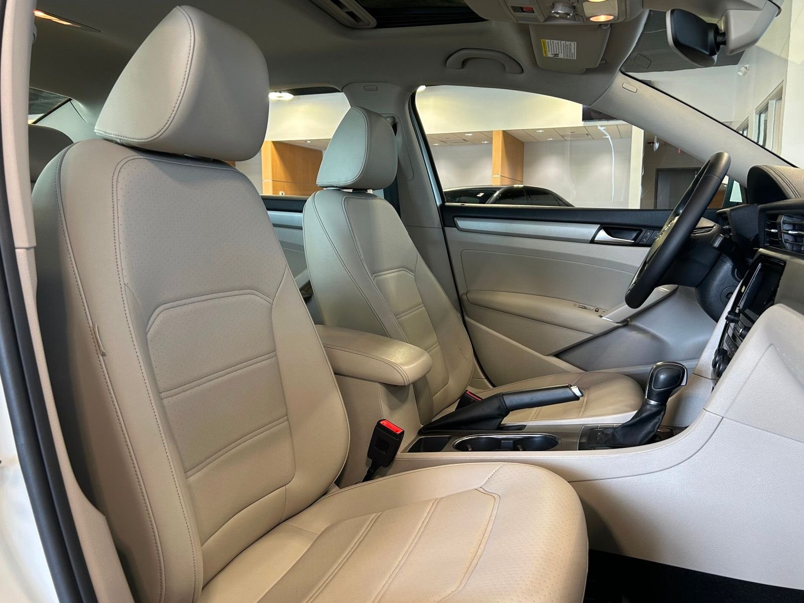 2020 Volkswagen Passat 2.0T photo 23
