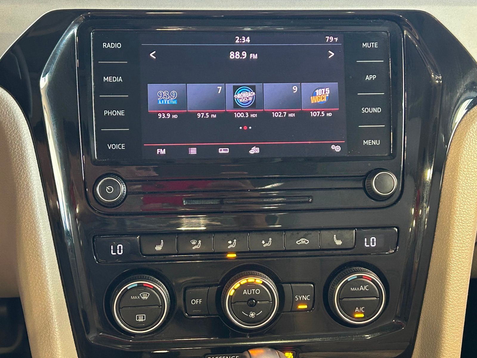 2020 Volkswagen Passat 2.0T photo 29