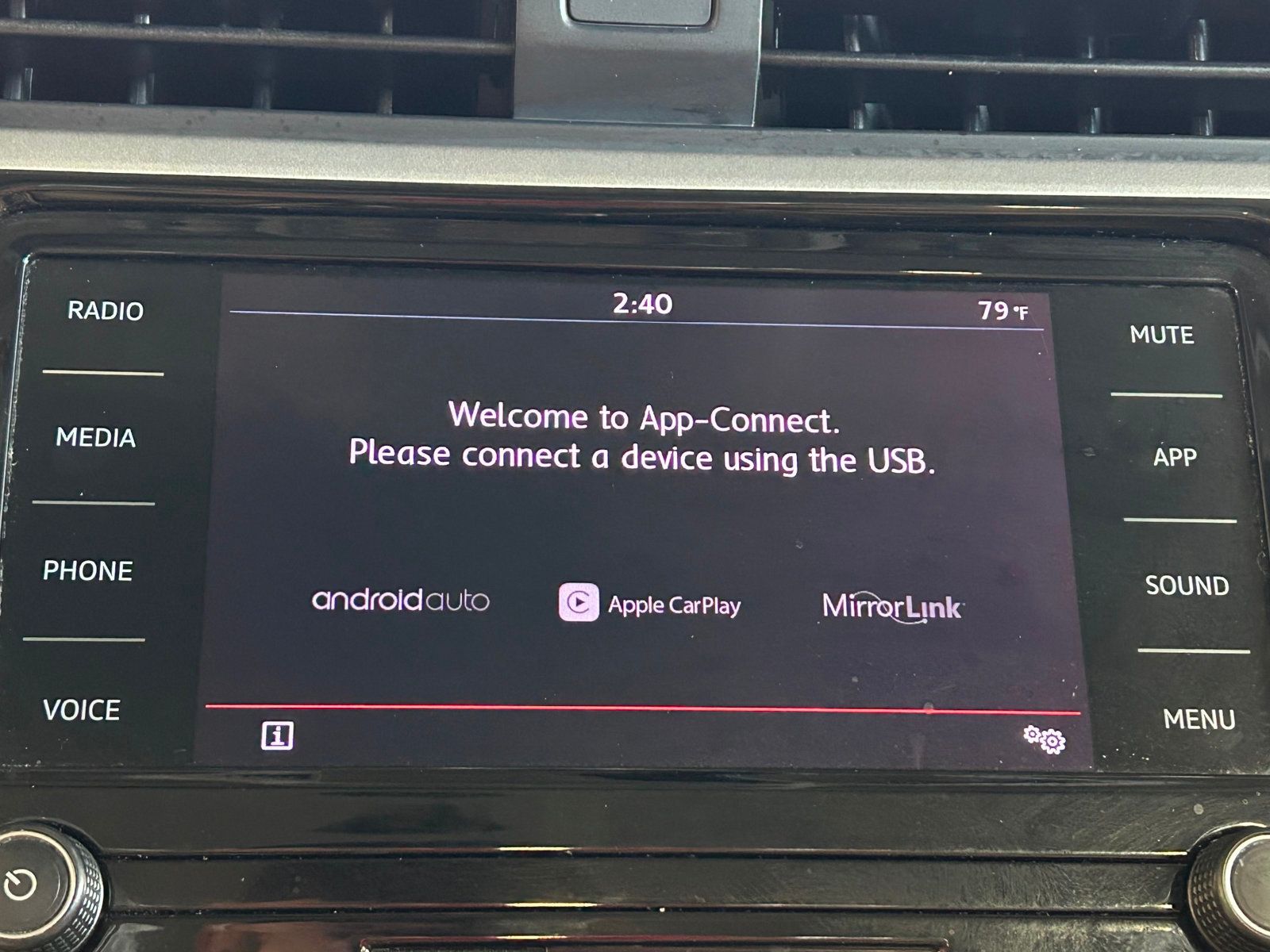 2020 Volkswagen Passat 2.0T photo 30