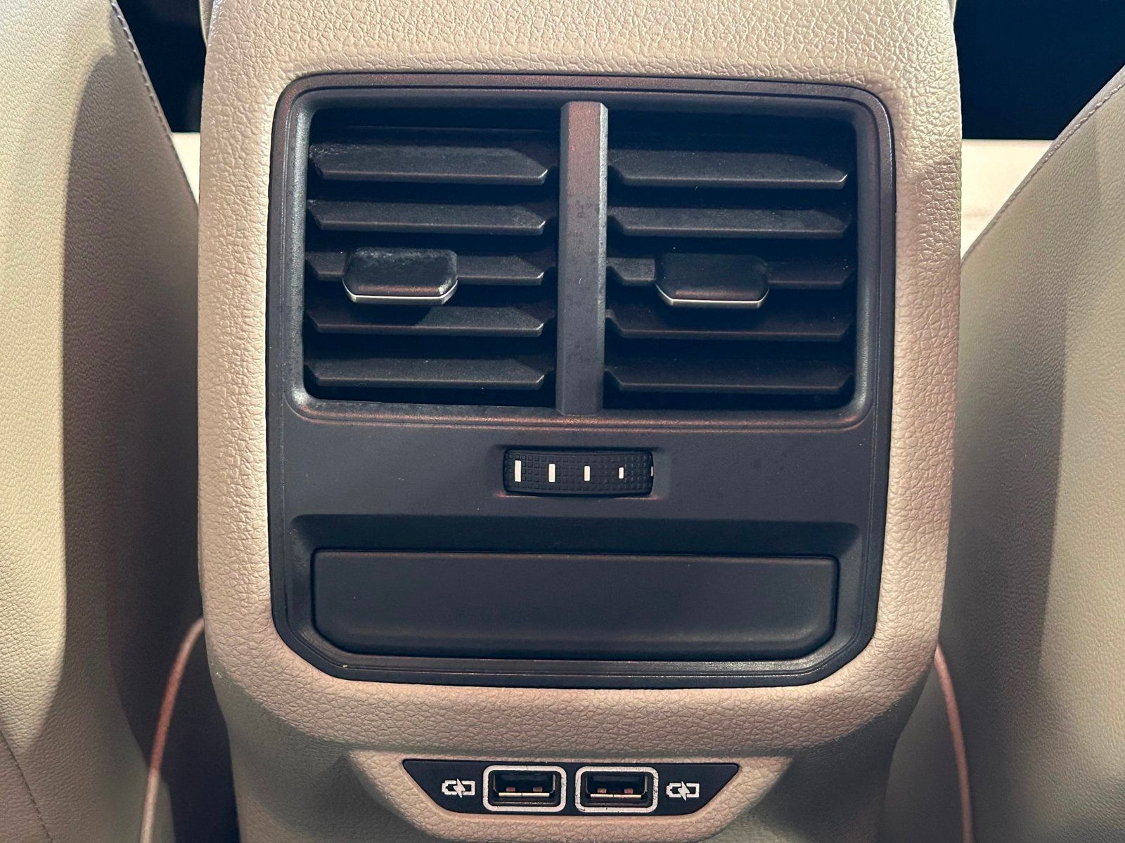 2020 Volkswagen Passat 2.0T photo 35