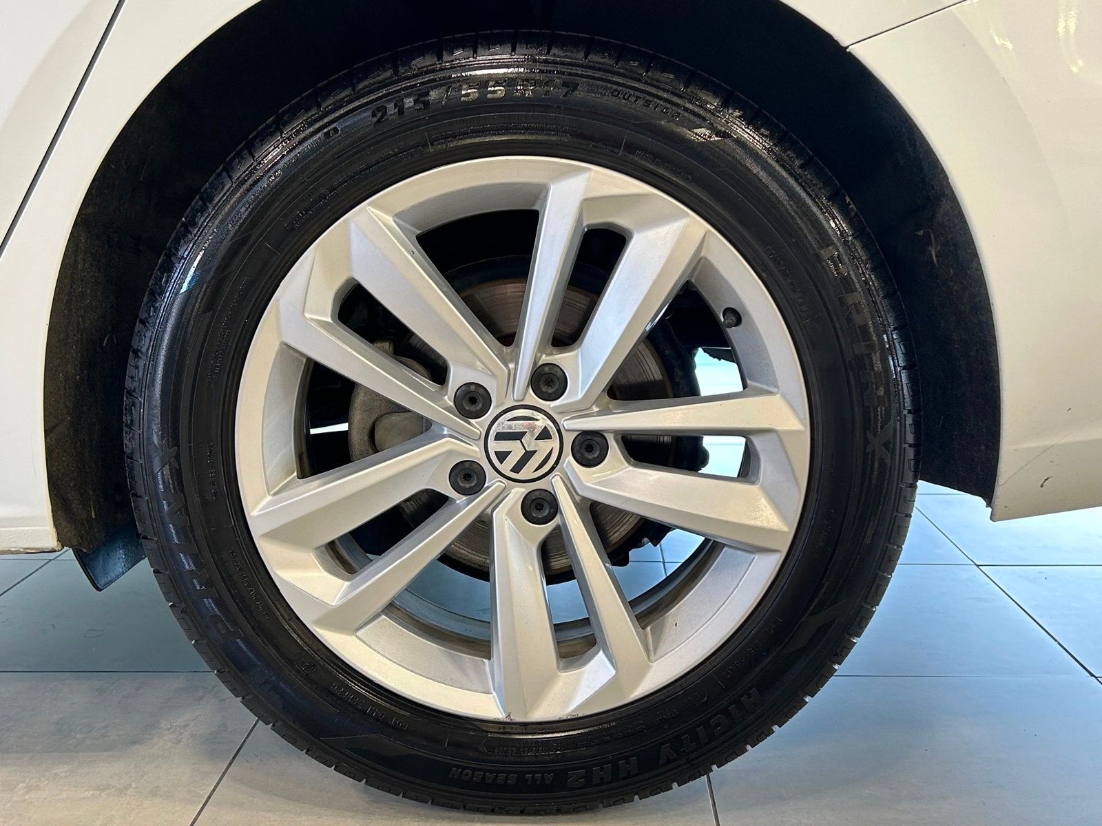 2020 Volkswagen Passat 2.0T photo 37