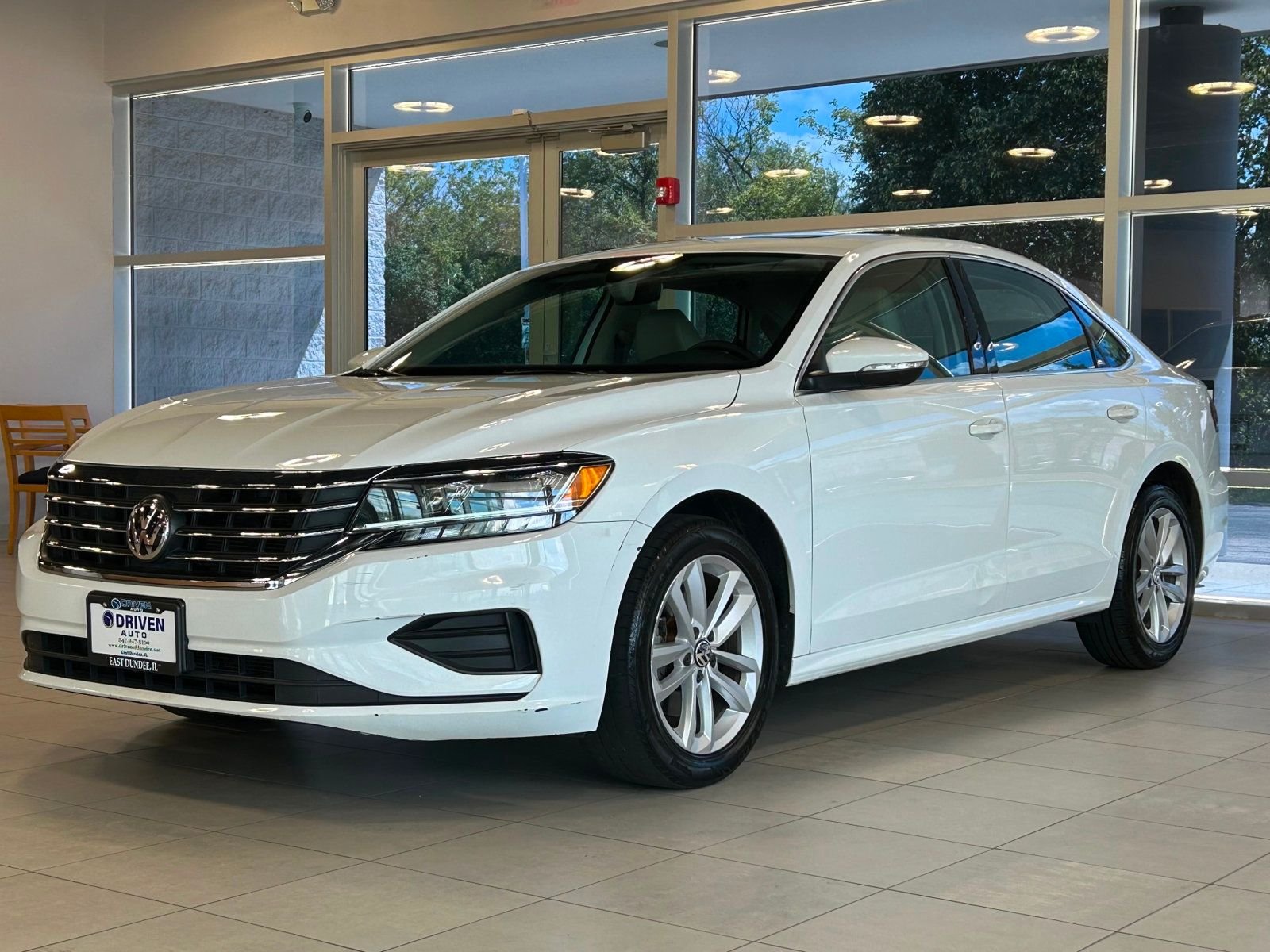 2020 Volkswagen Passat 2.0T photo 3
