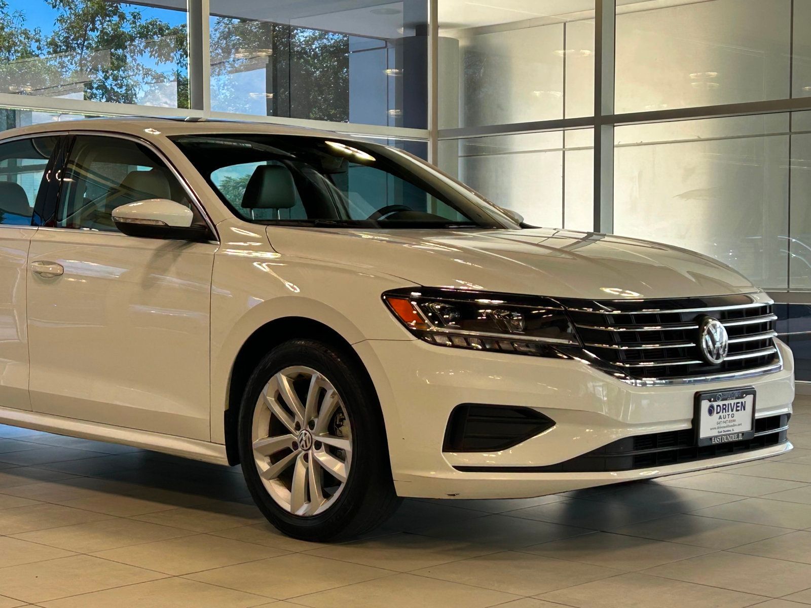 2020 Volkswagen Passat 2.0T photo 4